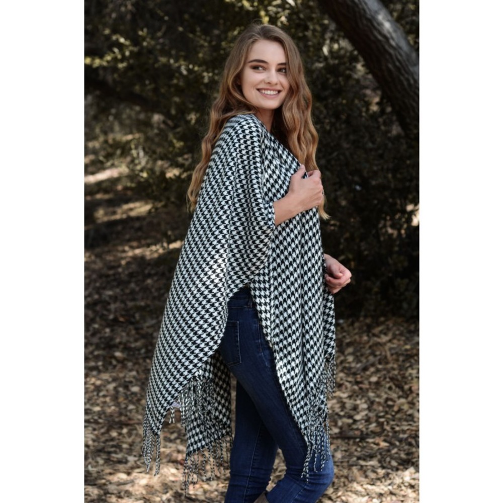 Houndstooth Ruana - Picture 2 of 6